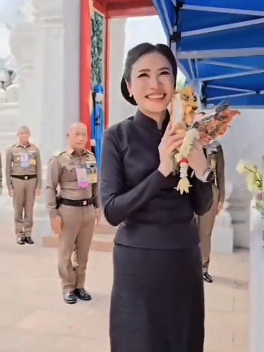 @รักเจ้าคุณพระ "สินีนาถ"