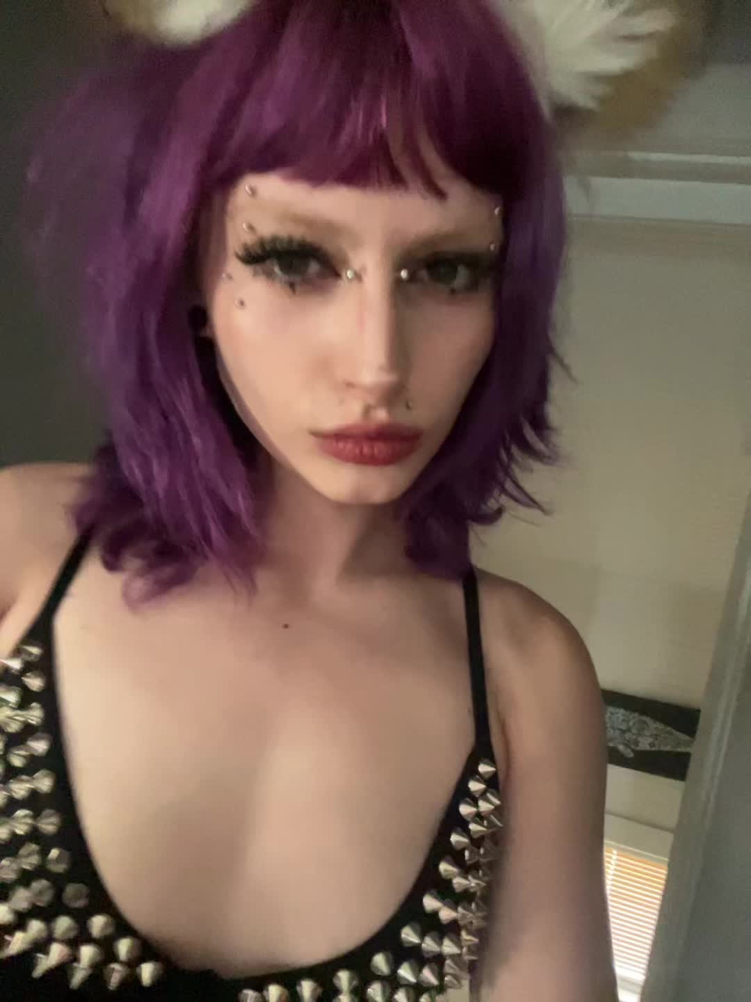 @delilah 🐝💛