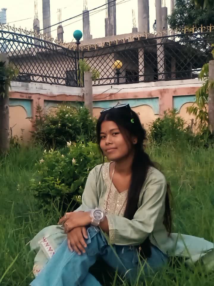 @❤️tharuniya❤️