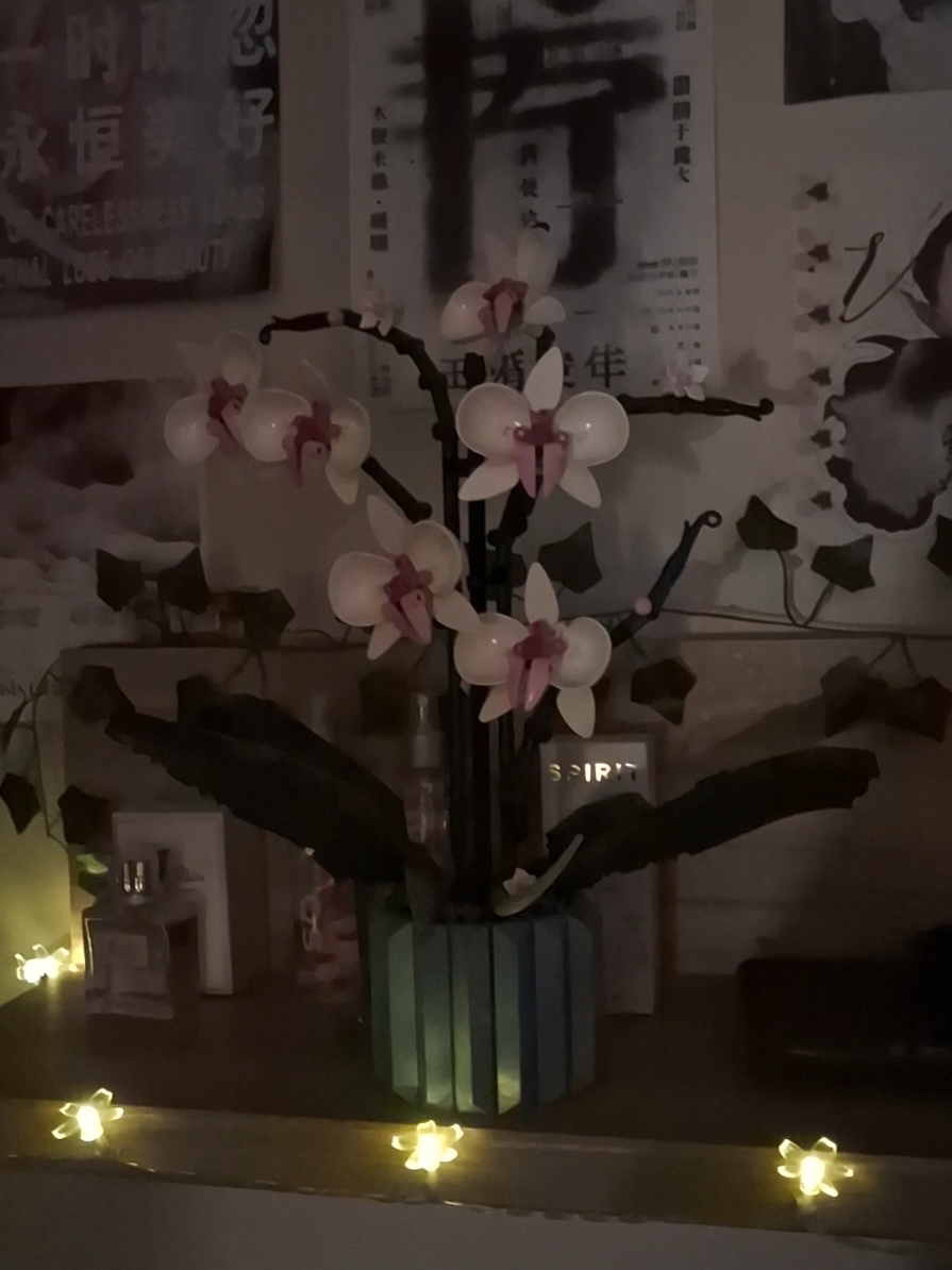 @<3