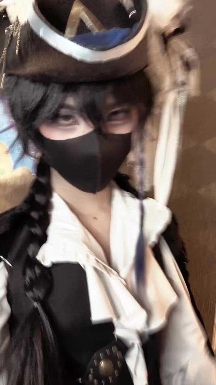 @☣︎「 CΔLX 」☣︎