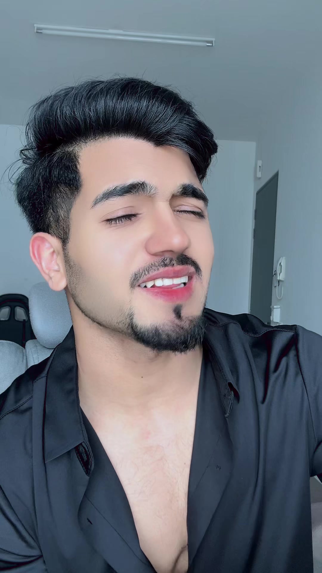 @𝐌𝐑 𝐒𝐇𝐀𝐍𝐈