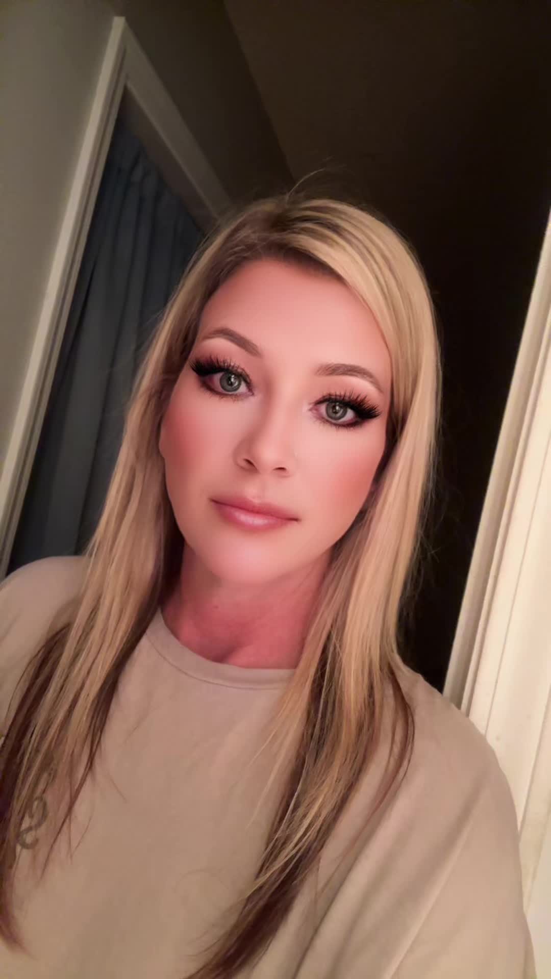@💋 Christine