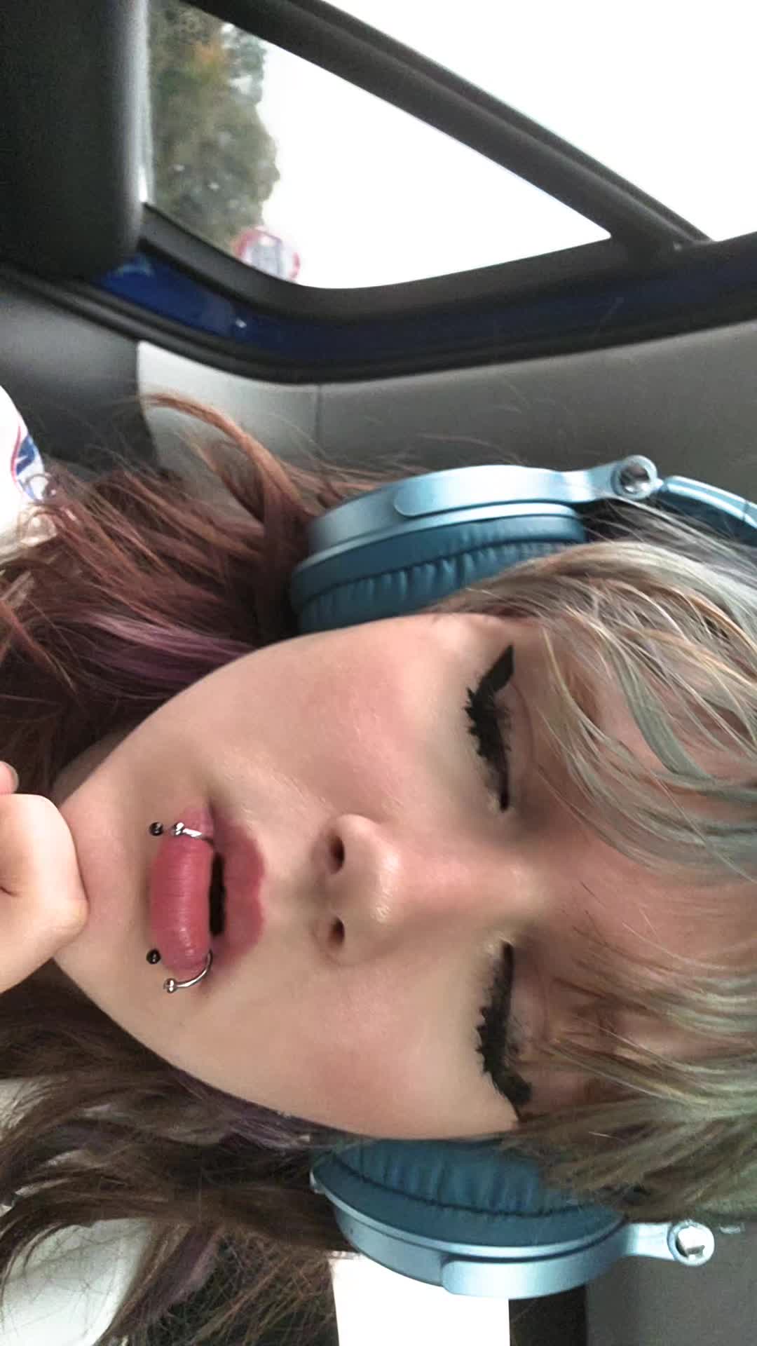 @Mia