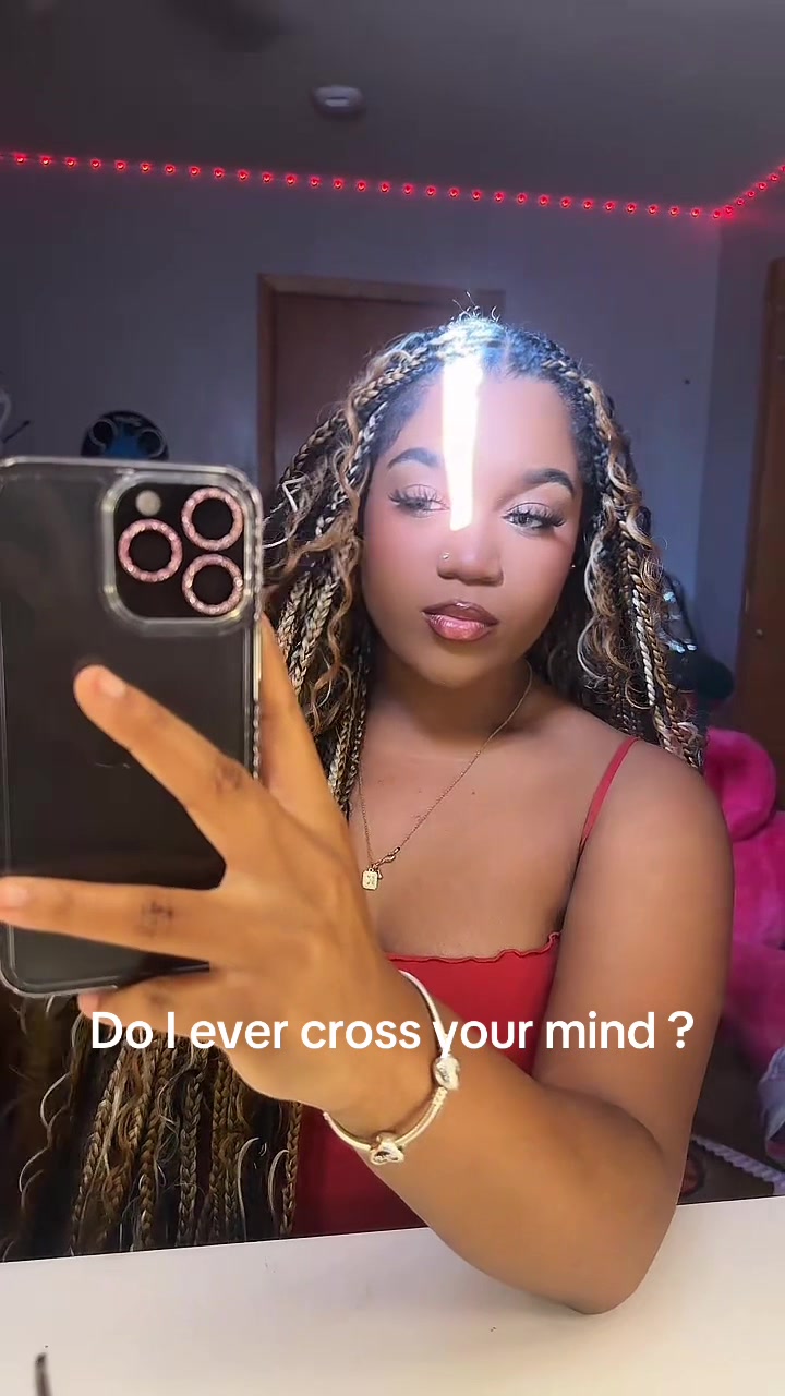 @whoareyou¿