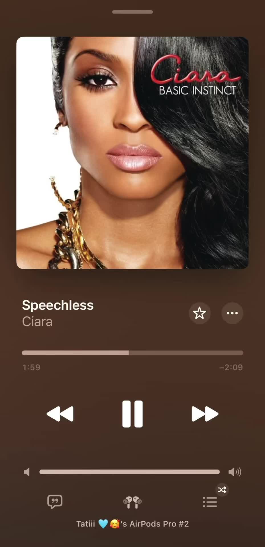 @Tatii B