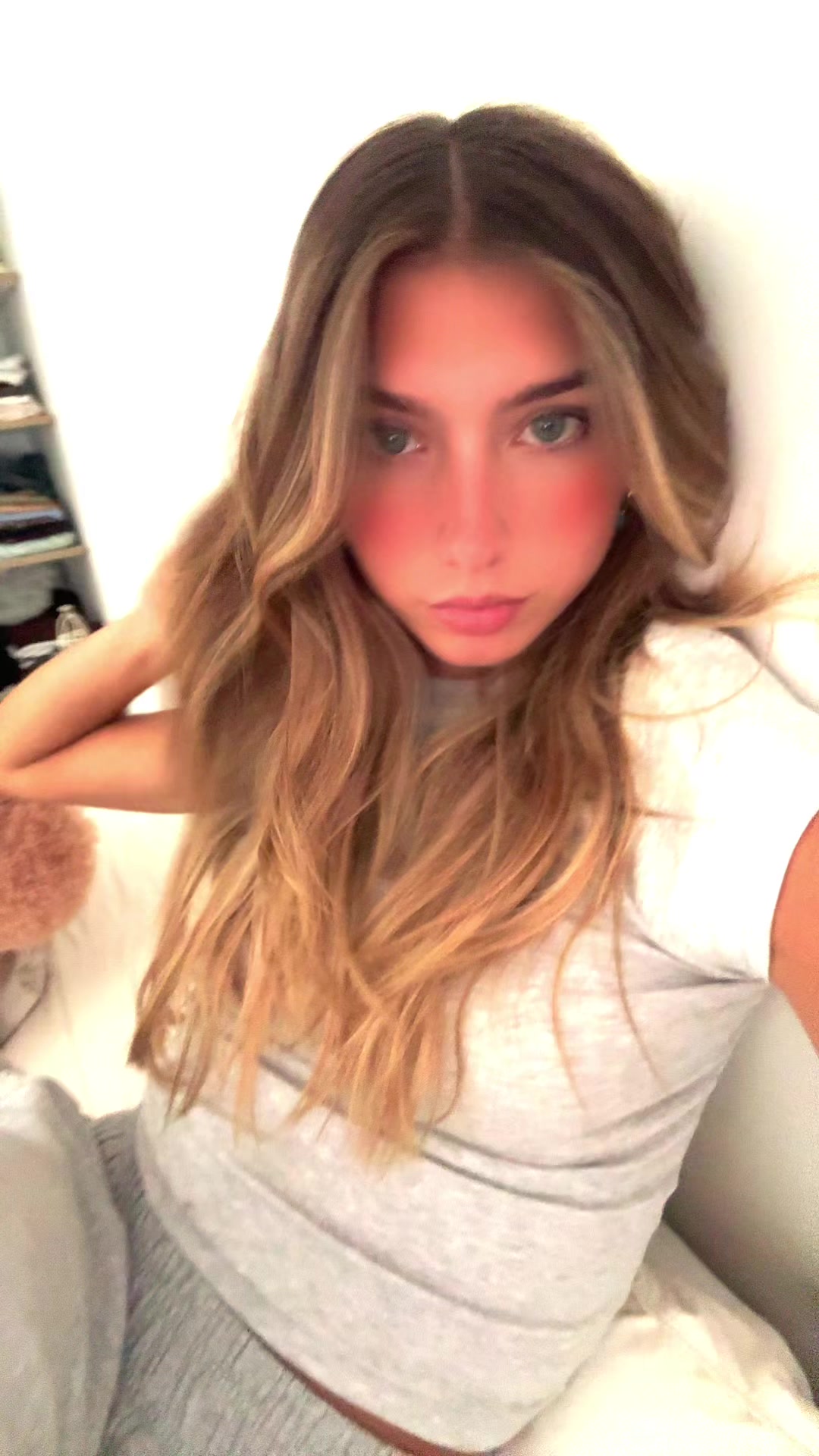 @Abru_