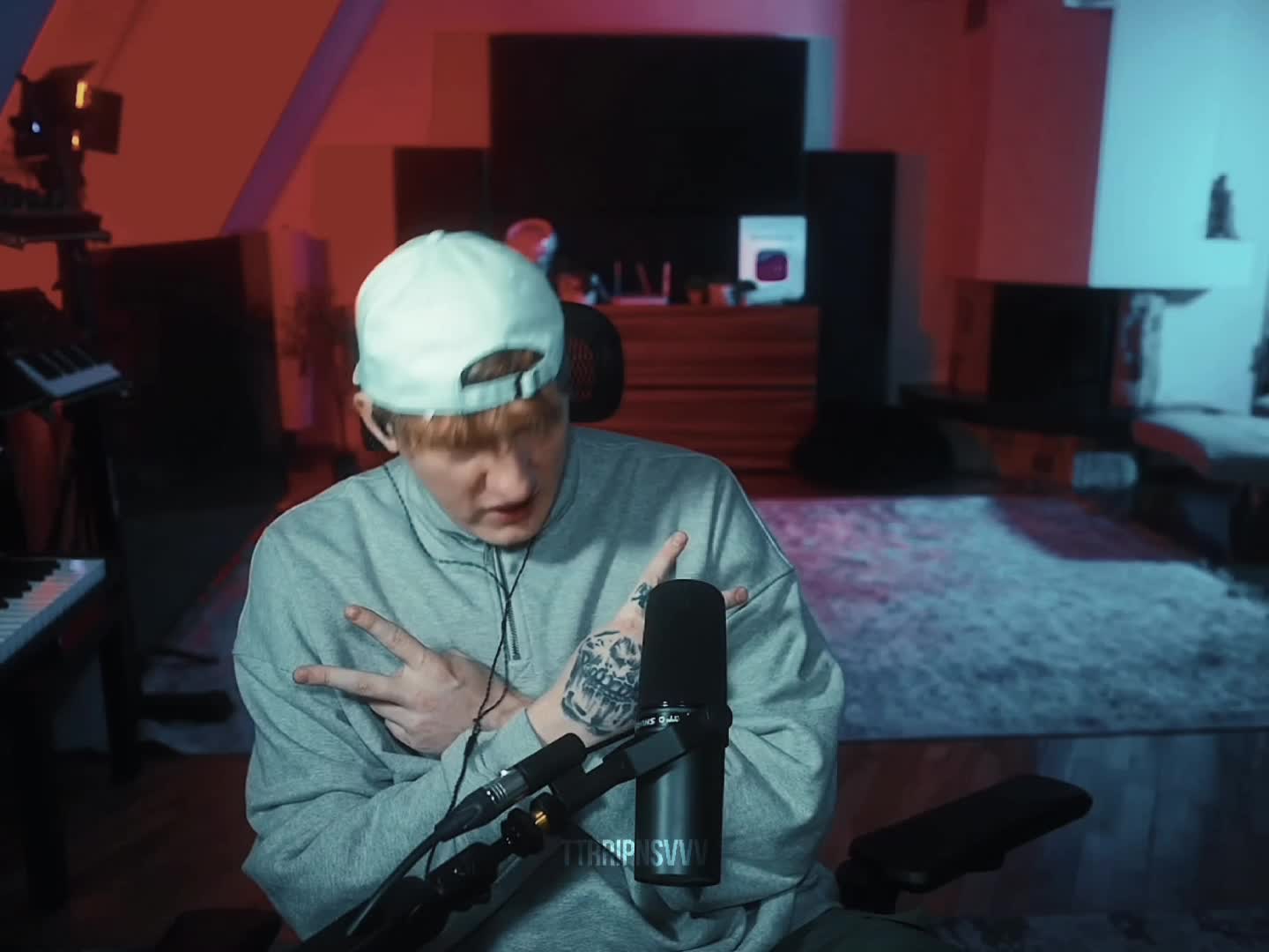 @лиля заныла