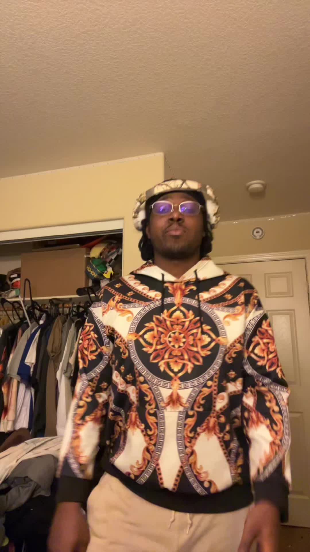 @FunnyguyyO2