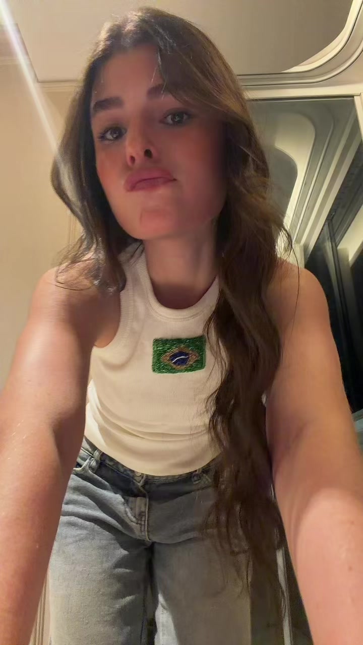 @:) laura