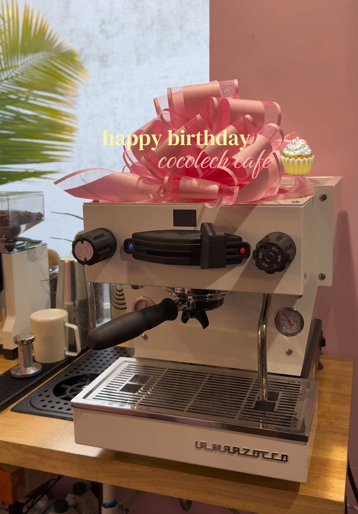 @cocolech_caf&eacute;