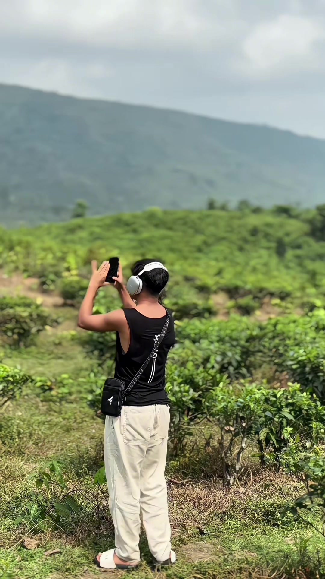 @whosumon