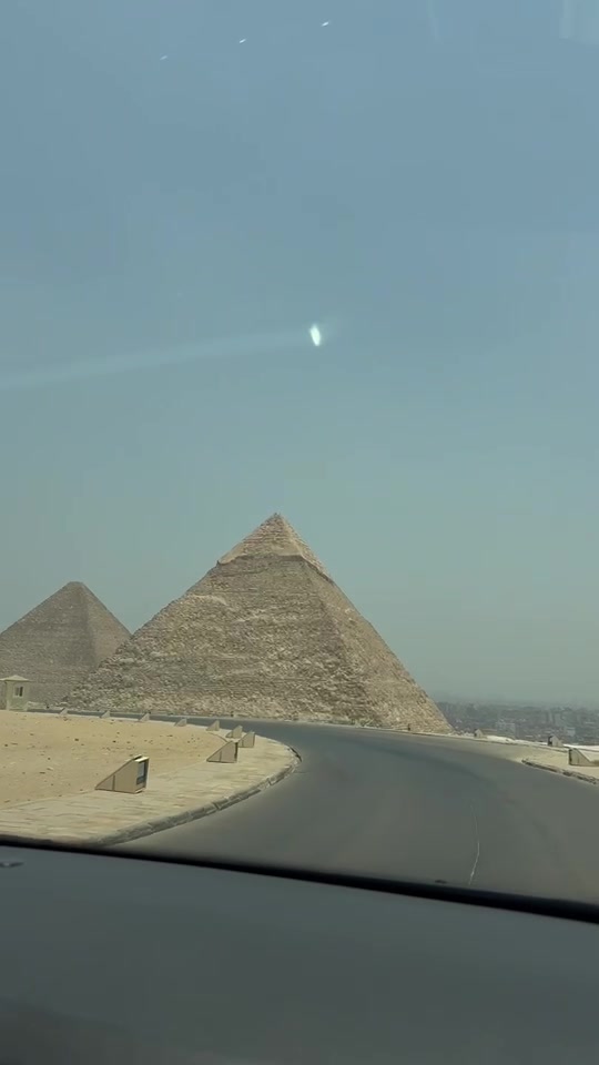 @The pyramids of Giza official