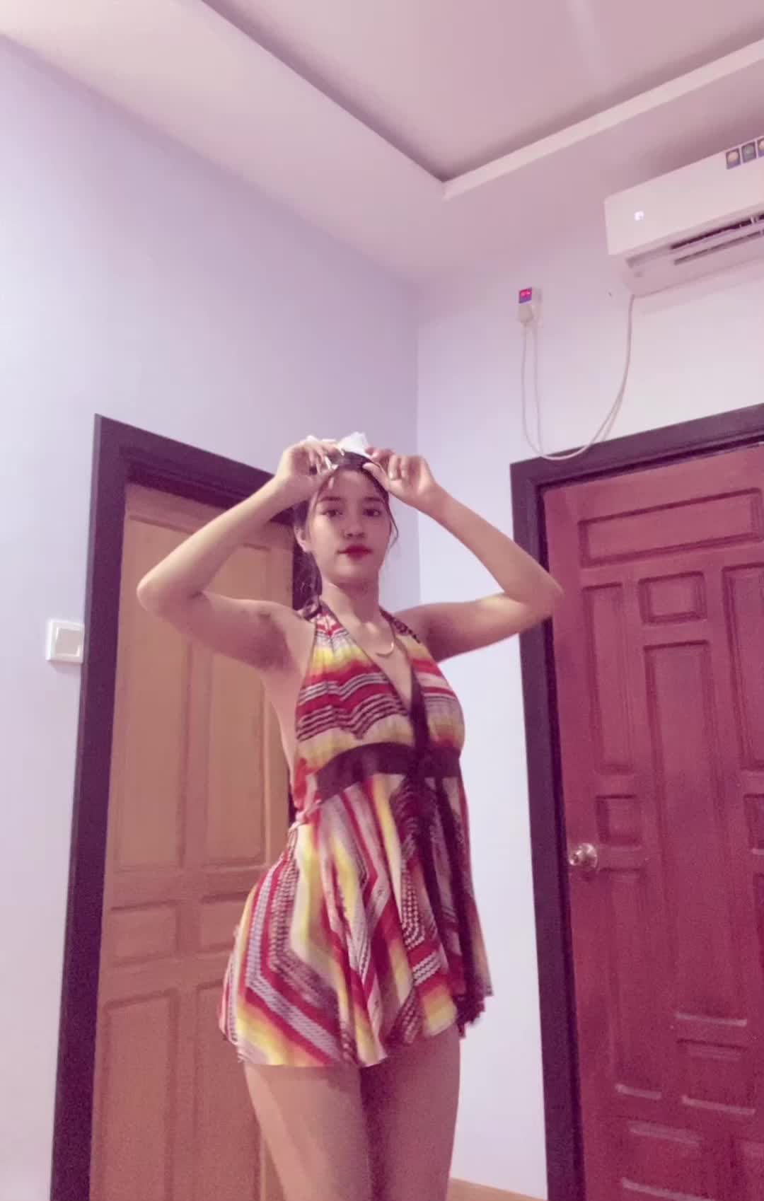 @Moe Yu Ya ( Hla Gyi )