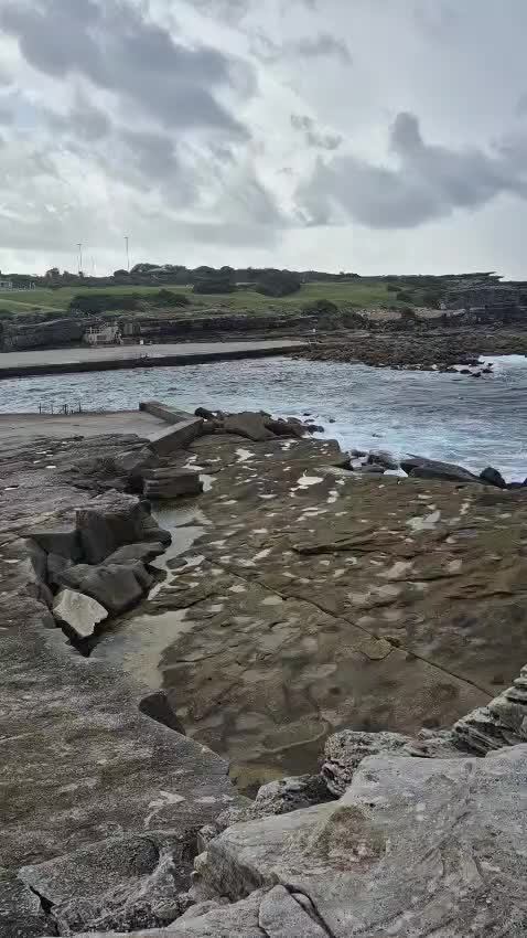 @ek ajanabi