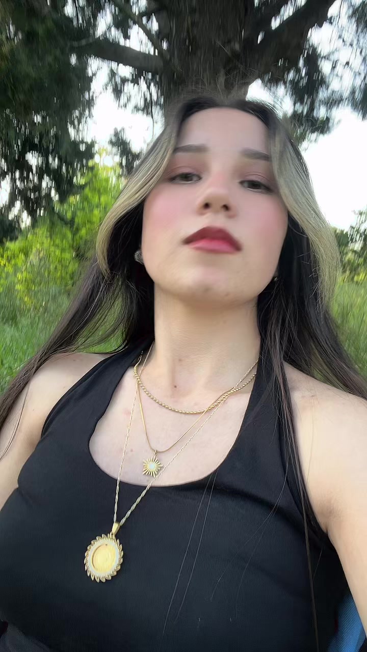 @Aleyna💫