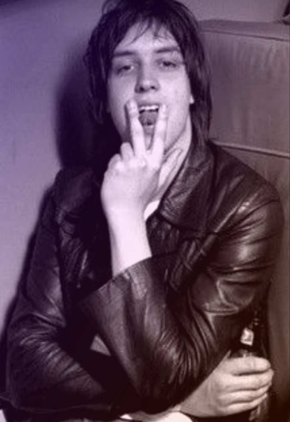 @Julian Casablancas is hot 🥹✌️