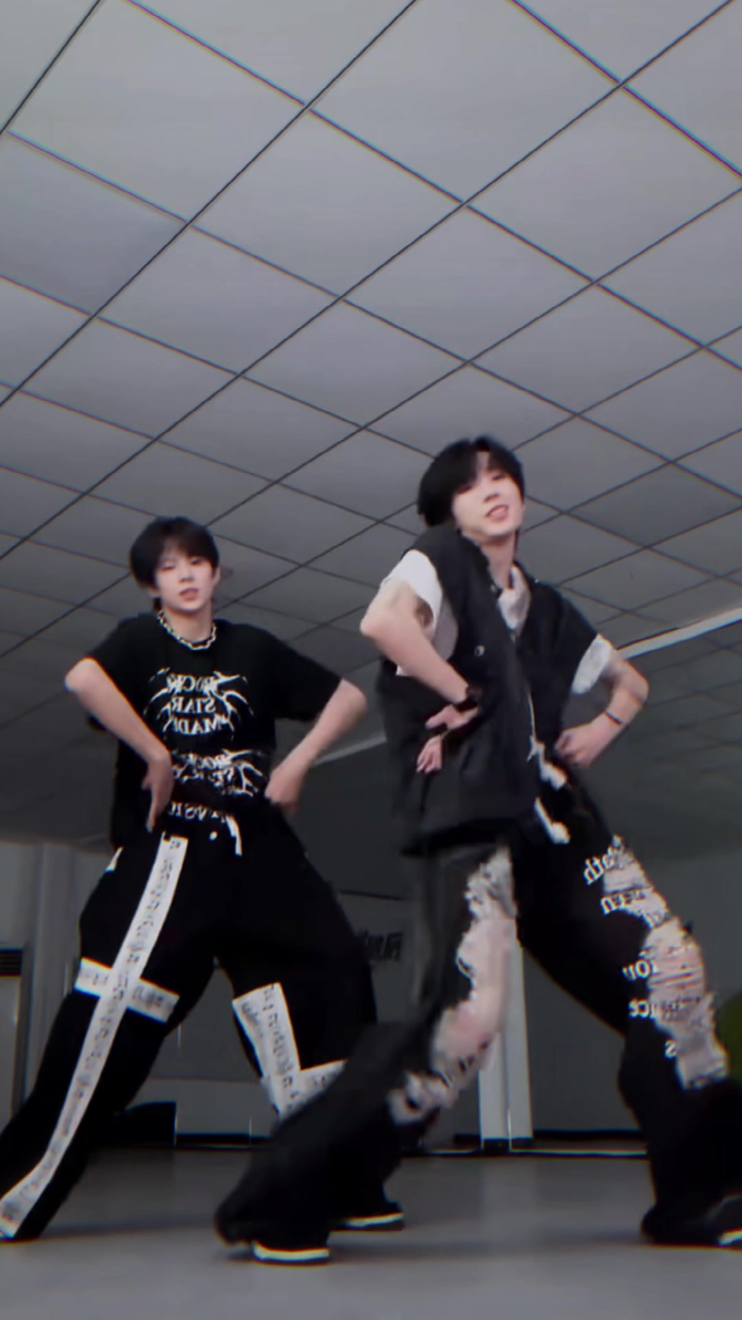 @★ &hearts;︎ ⭒ qiqi 𖤐 ᥫ᭡ ◡̈
