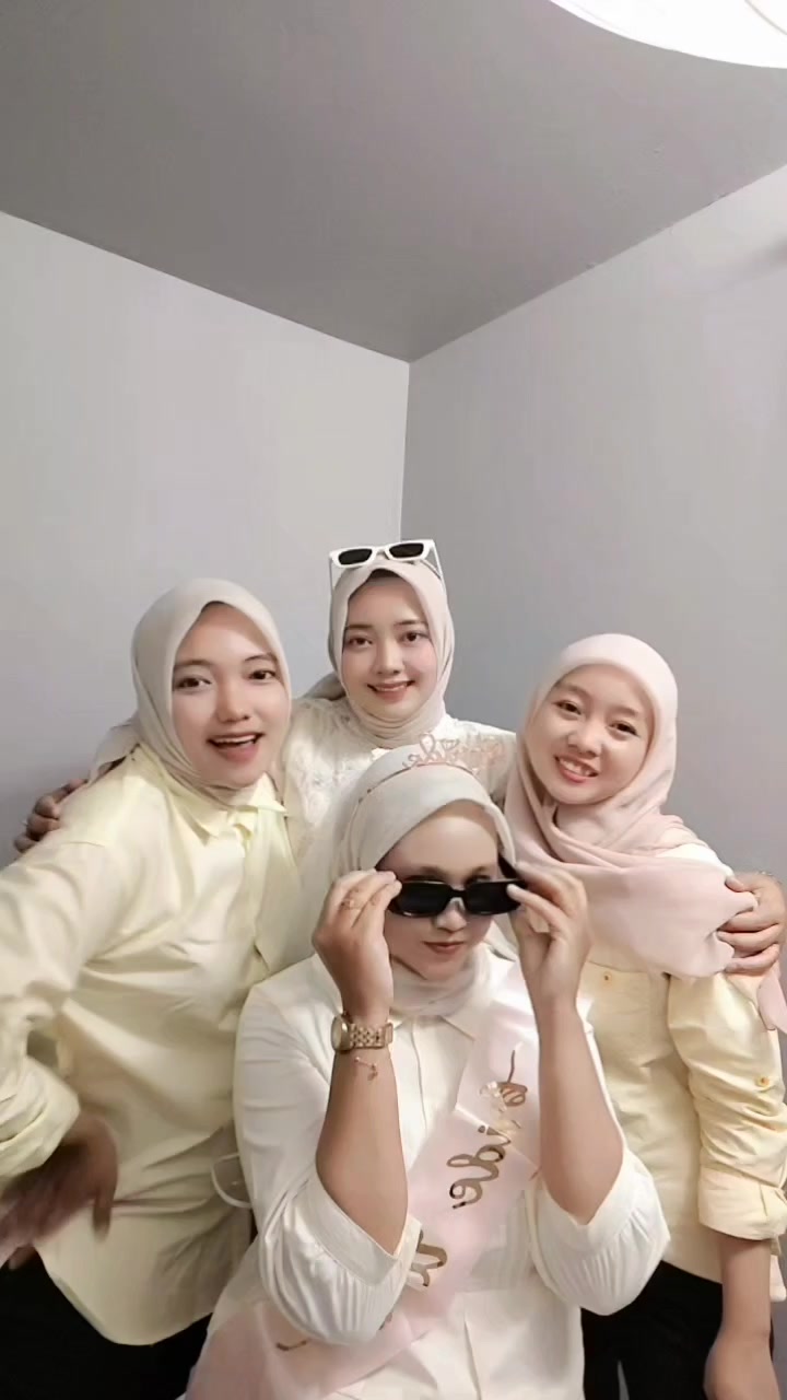 @Khen_outfit98
