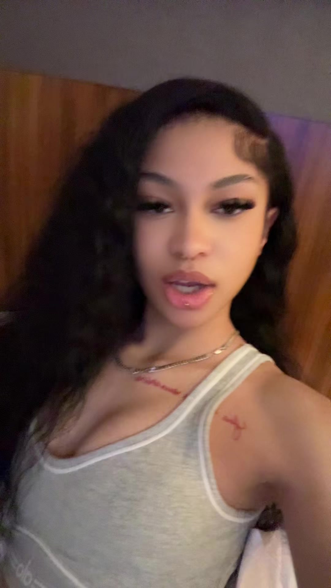 @Mikayla