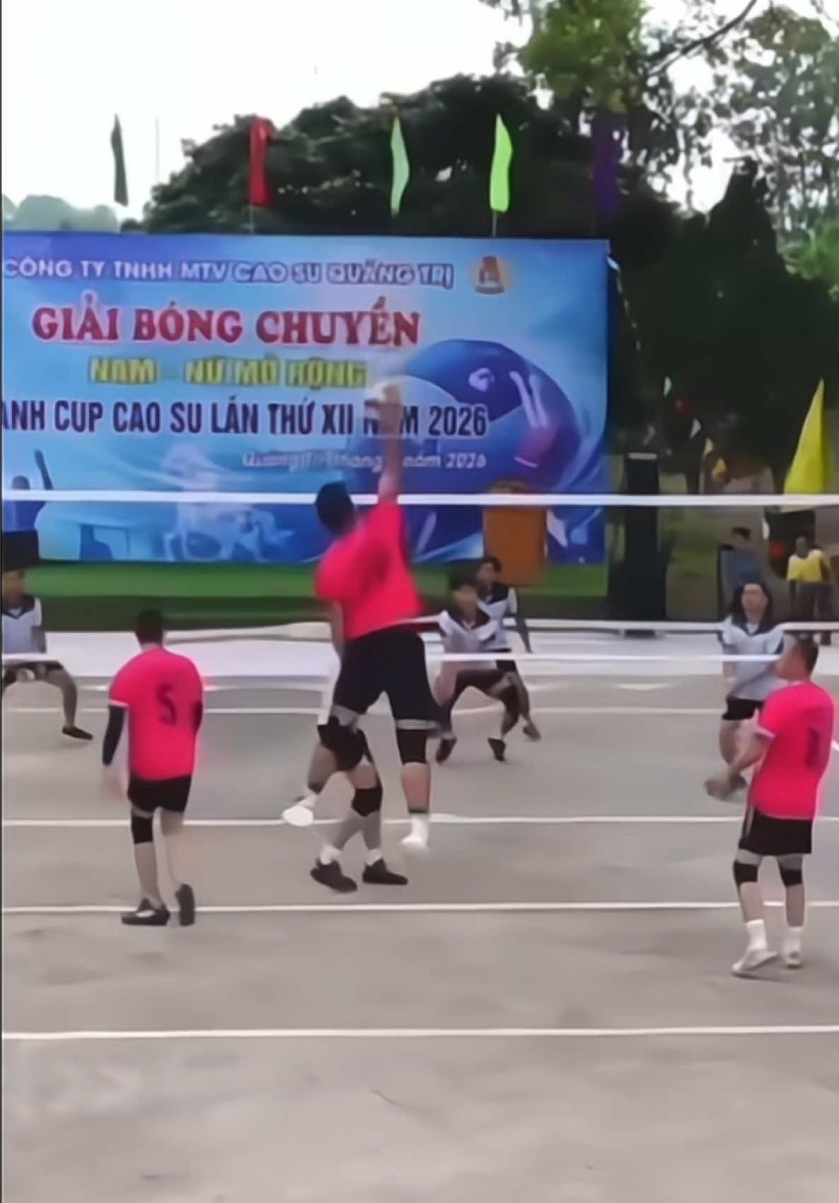 @HiểnĐen Sports 🏐