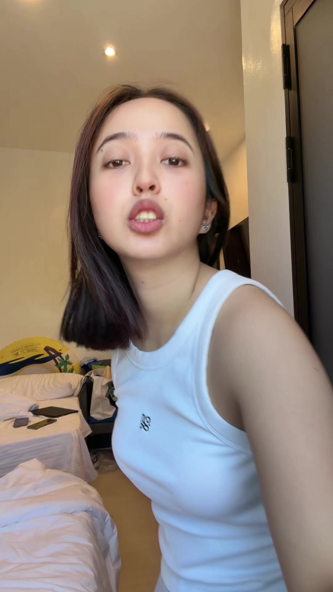 @annamariee