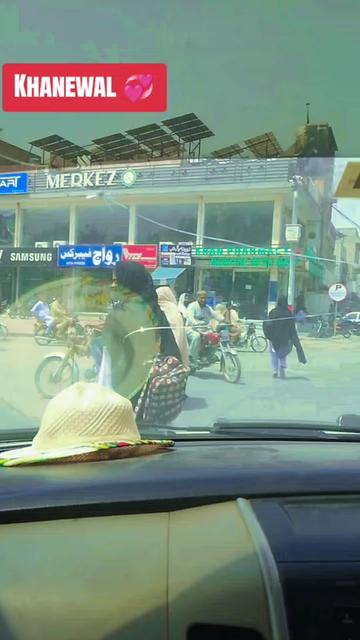 @Apna Khanewal " 👀👅