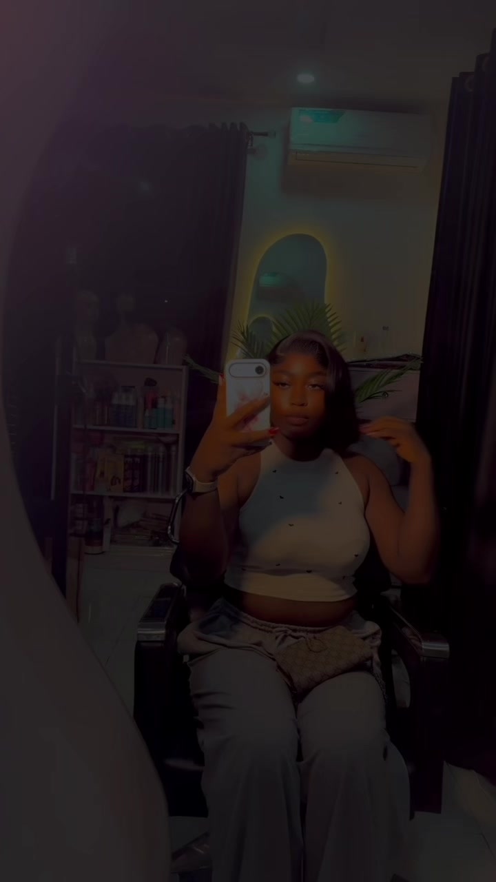 @Ella🌚