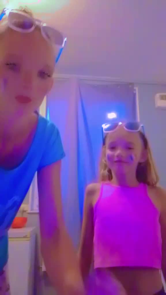 @ceceettiti