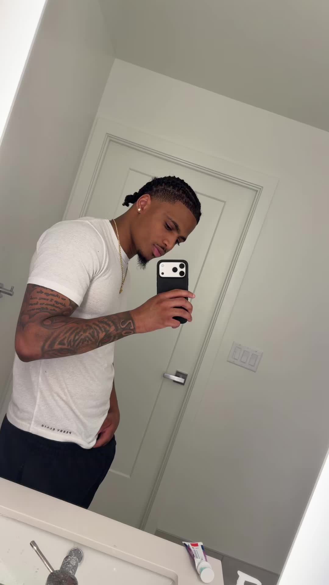 @Twinnio