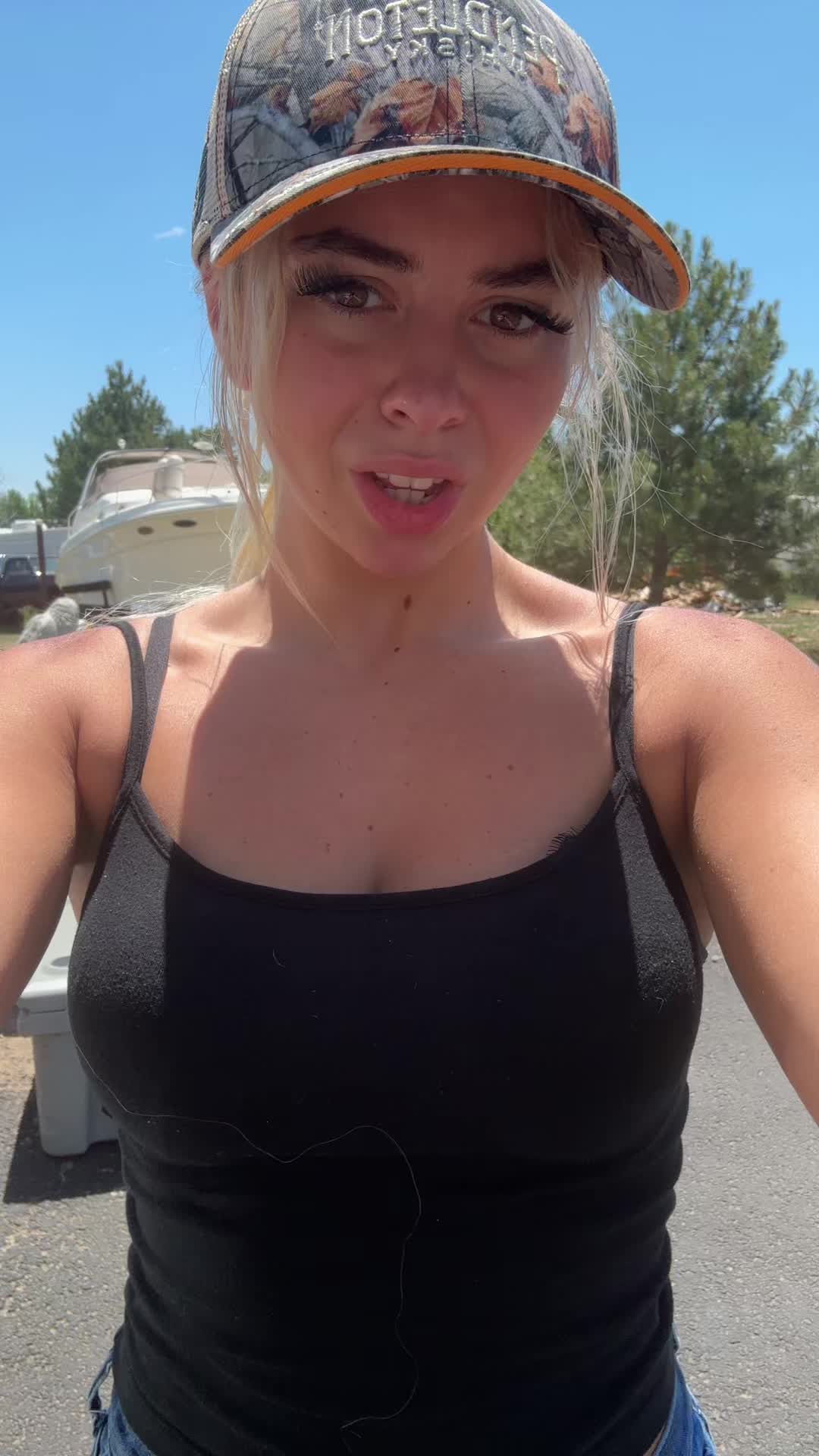 @Valianna Rose