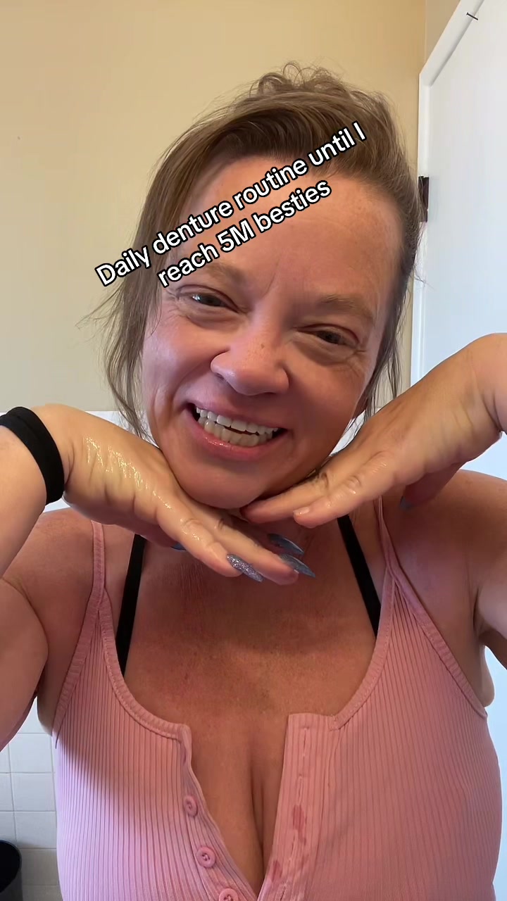 @melanimclain