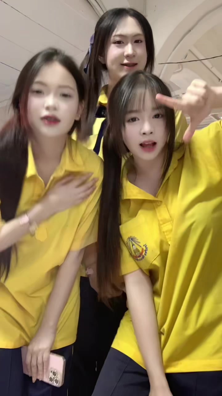 @วาวิววิววี่