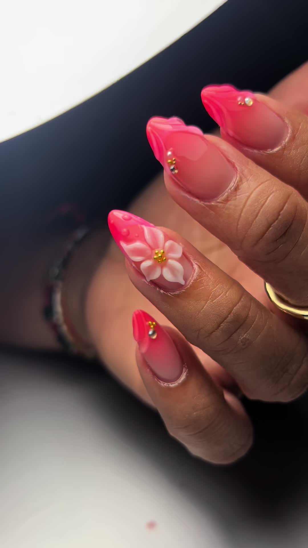 @Nails_Nicolesv