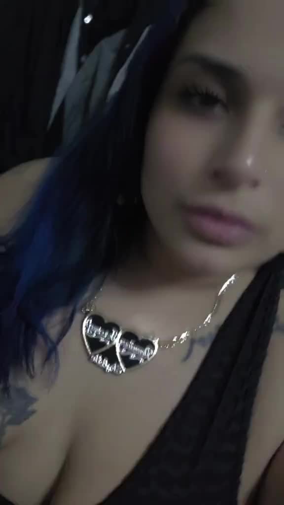 @Goldenlipz86