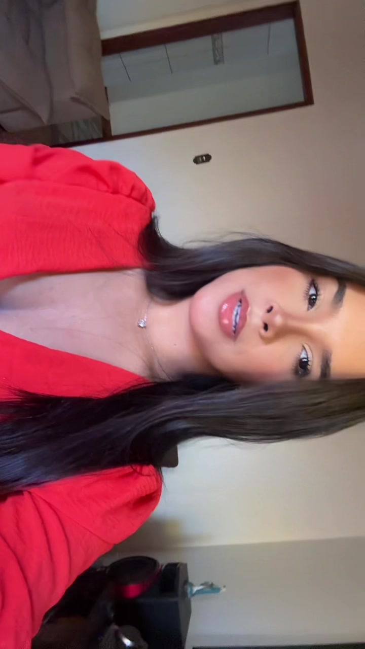 @Tha&iacute;s