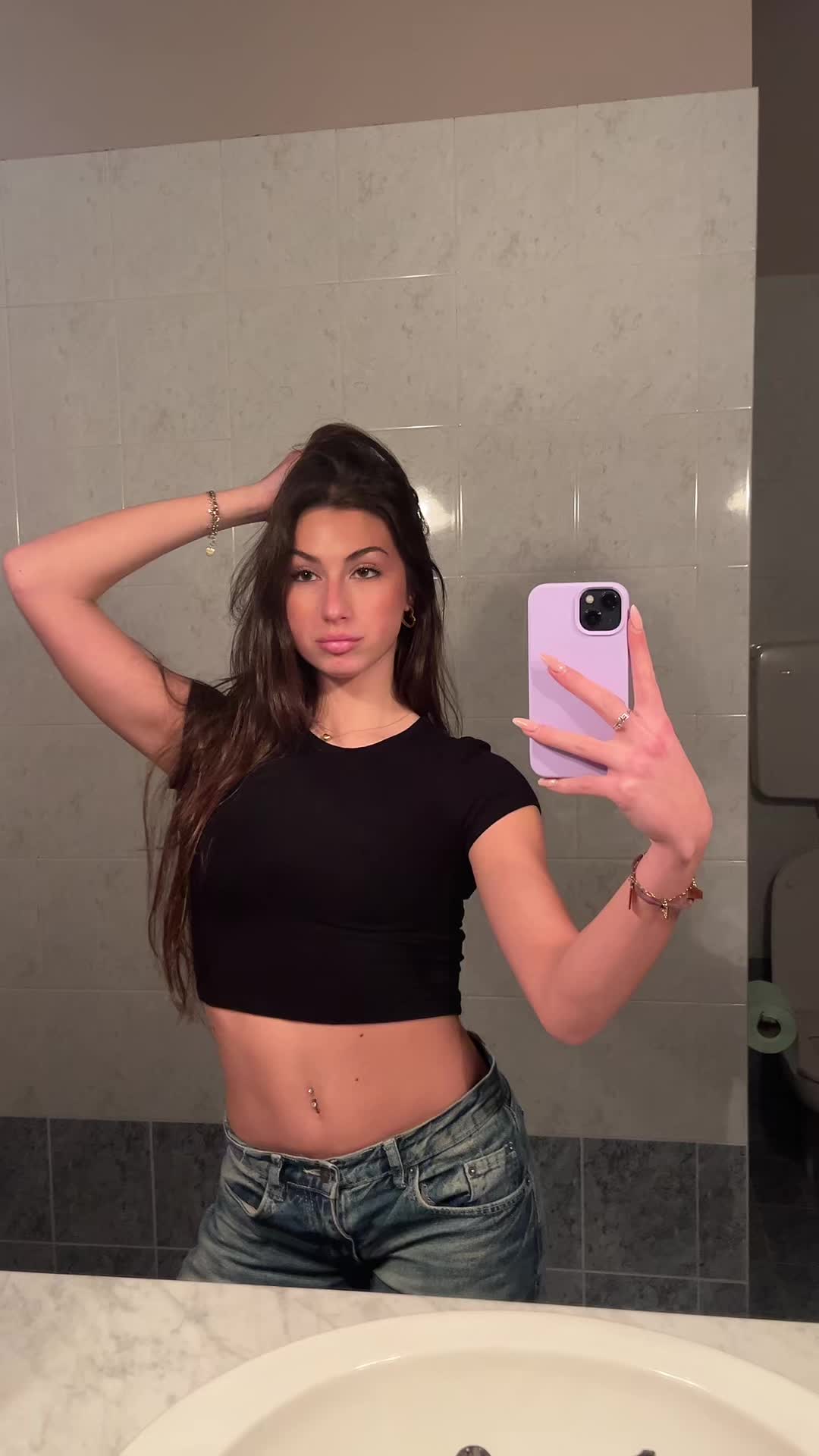 @Alic3