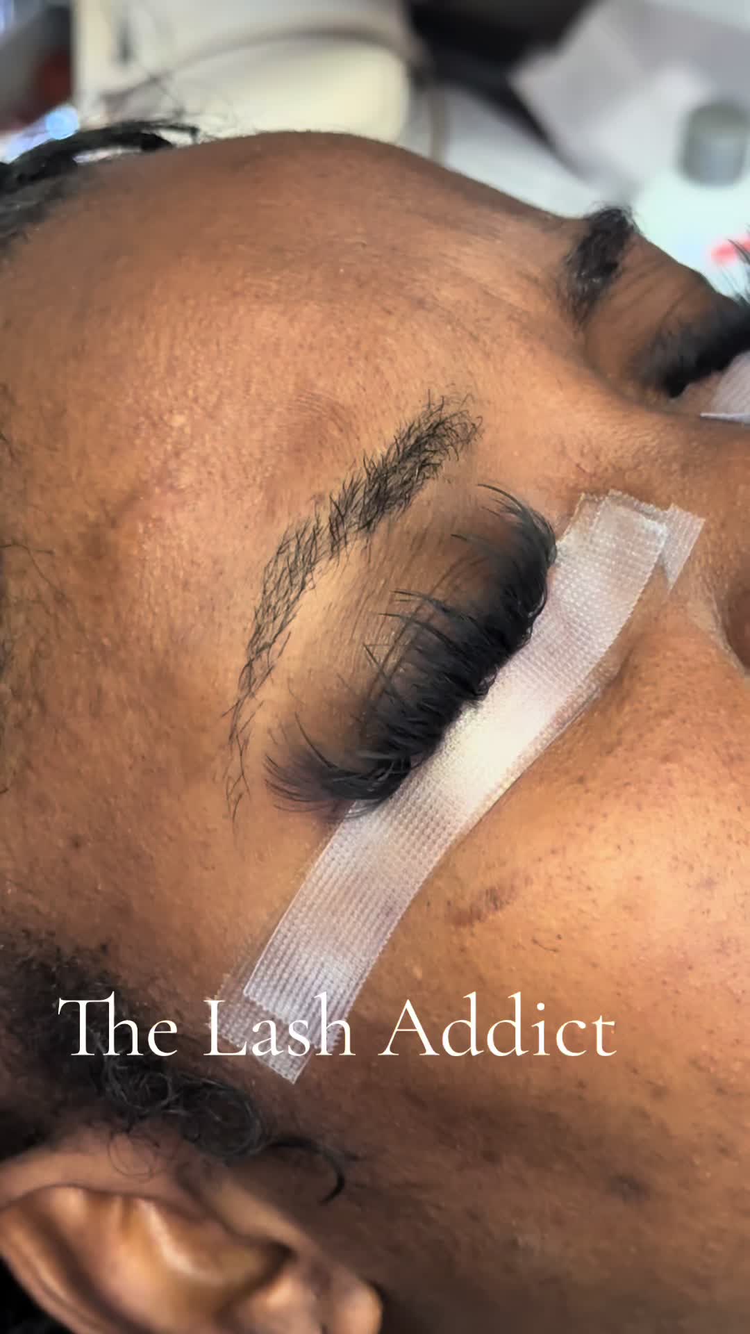 @TheeLashAddictt
