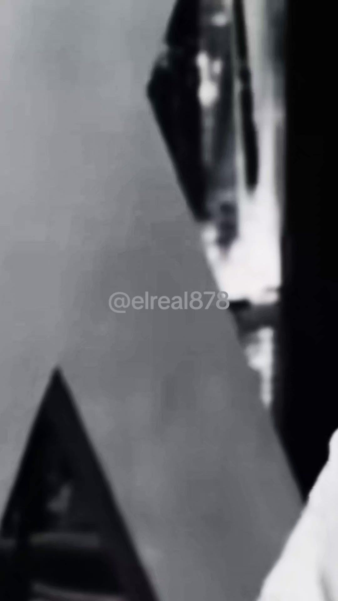 @elreal878