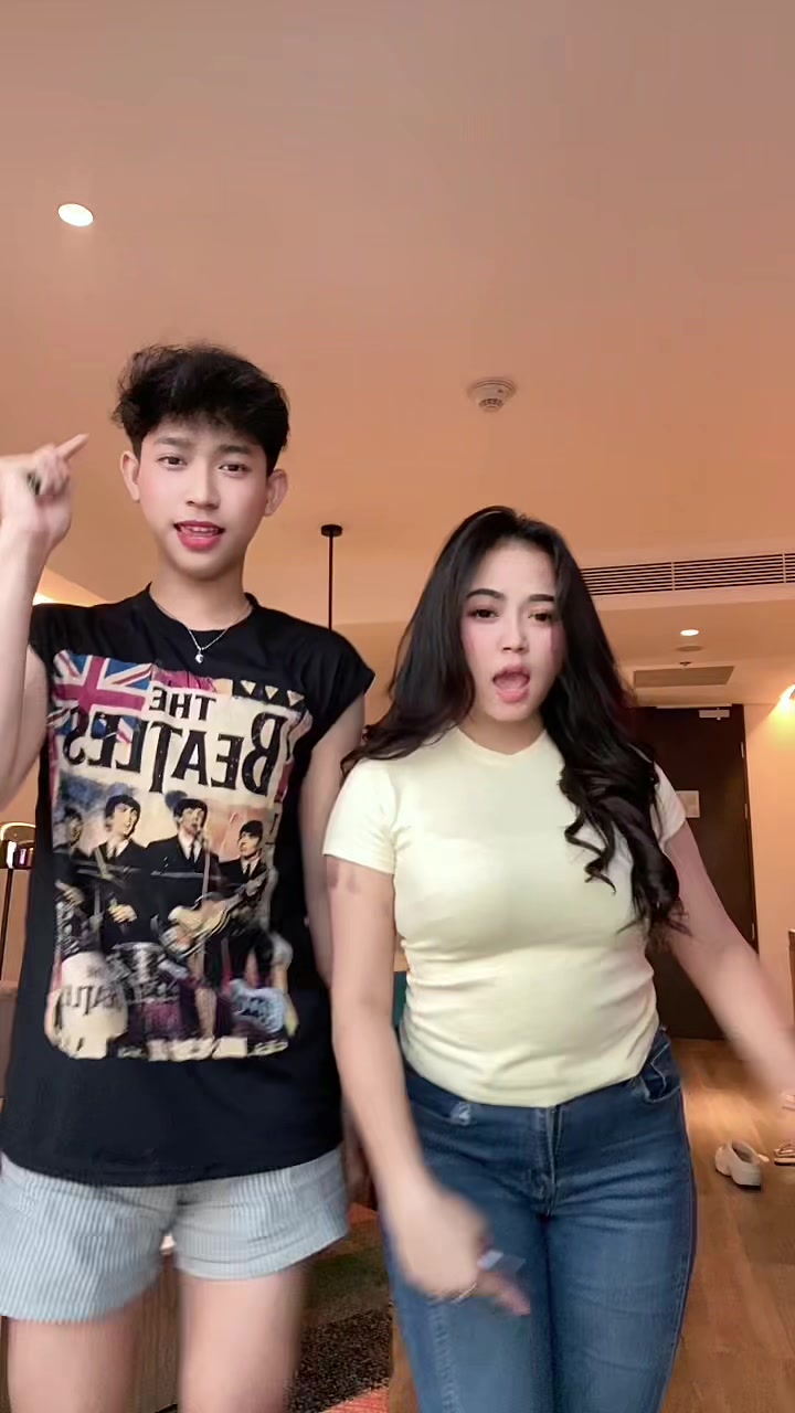 @thaniacry