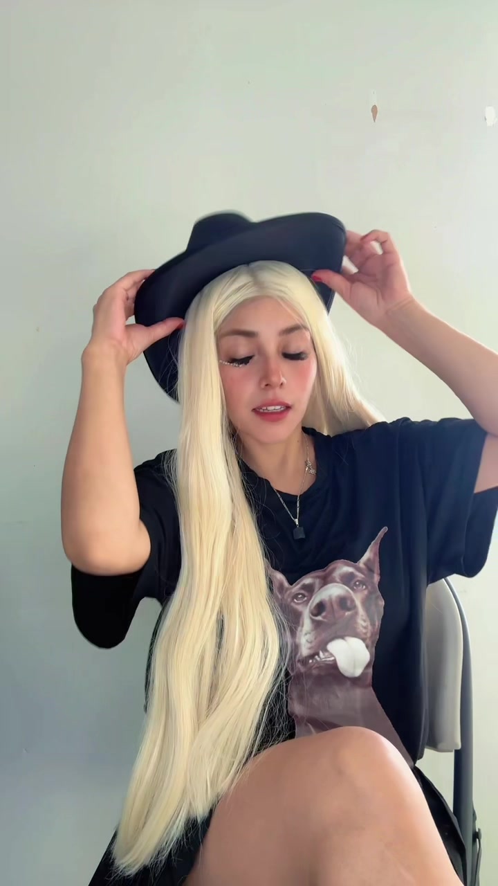 @Luna