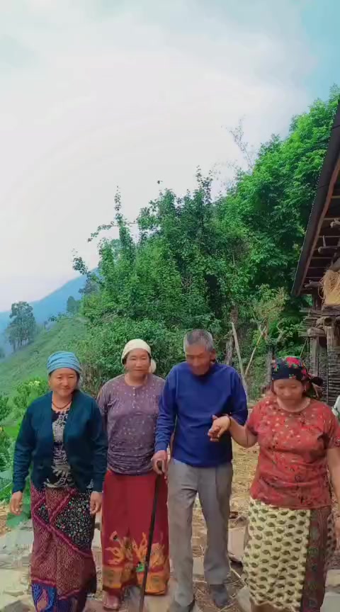 @ishika_thapa(•‿•)