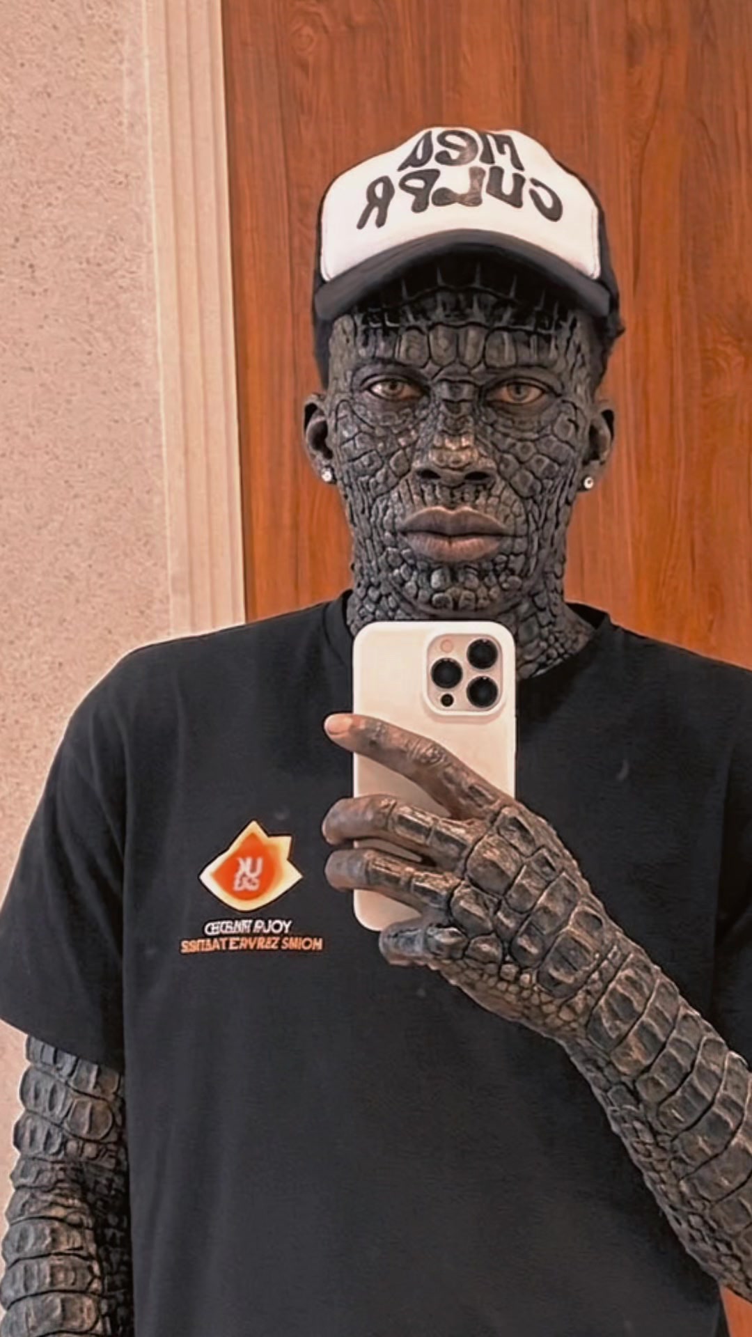 @𝙄𝙉𝙁𝙇𝙐𝙀𝙉𝘾𝙀𝙍🫠🏴&zwj;☠️🙃