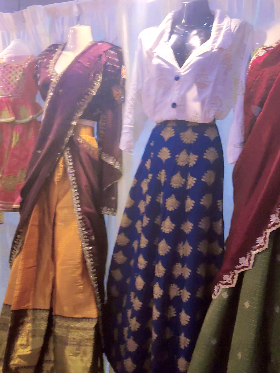 @Nila Silks & Cotton
