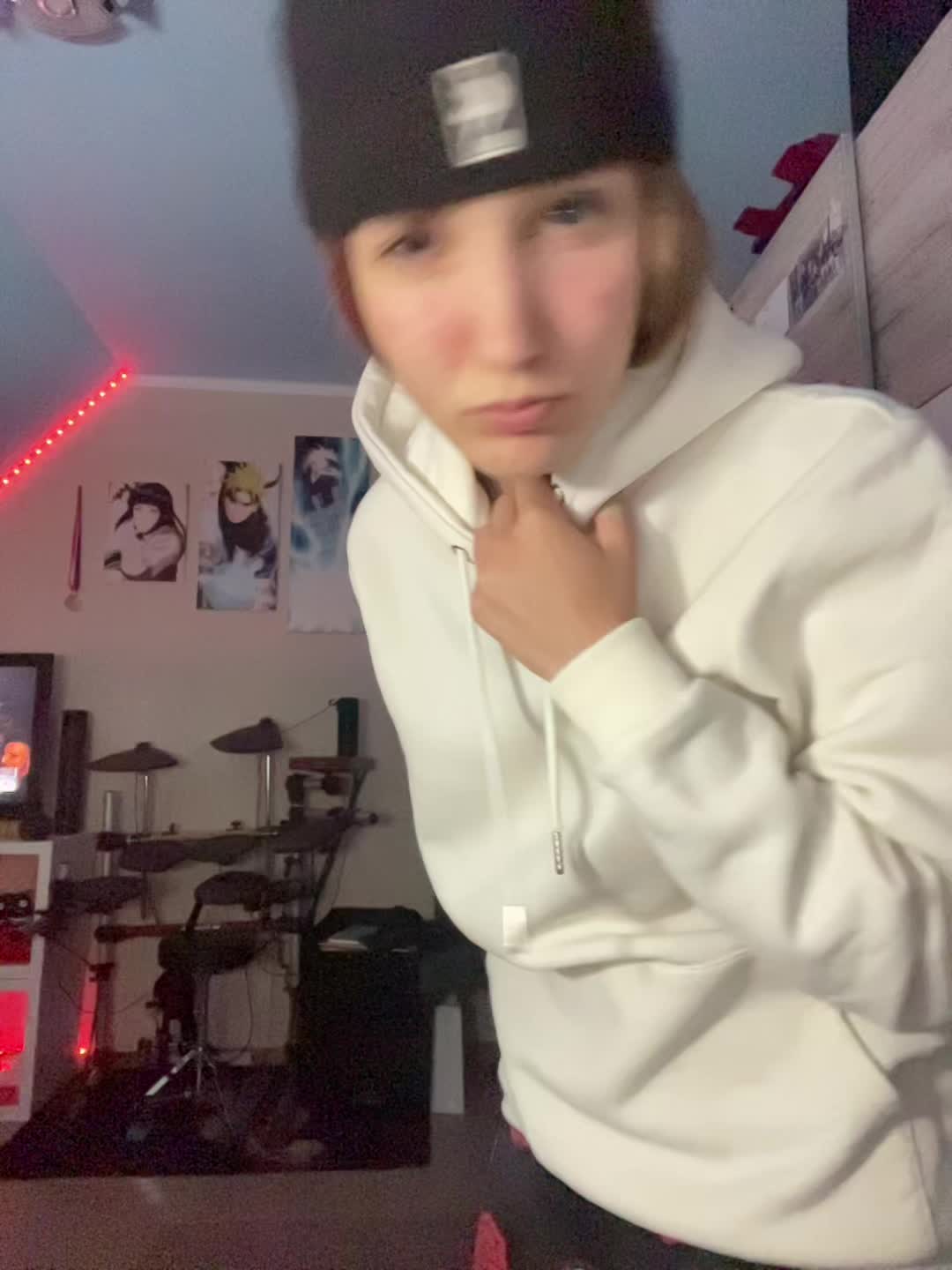 @Laraa