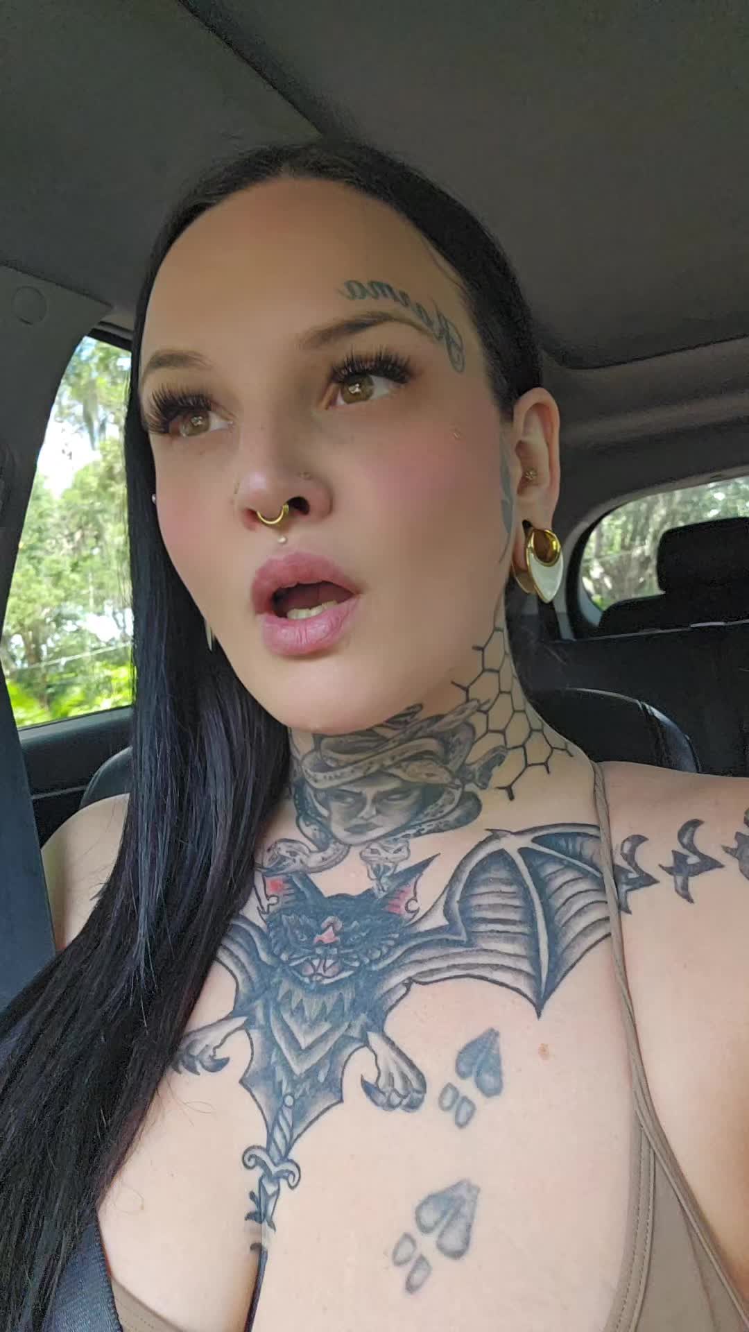 @Amber_pokesholes
