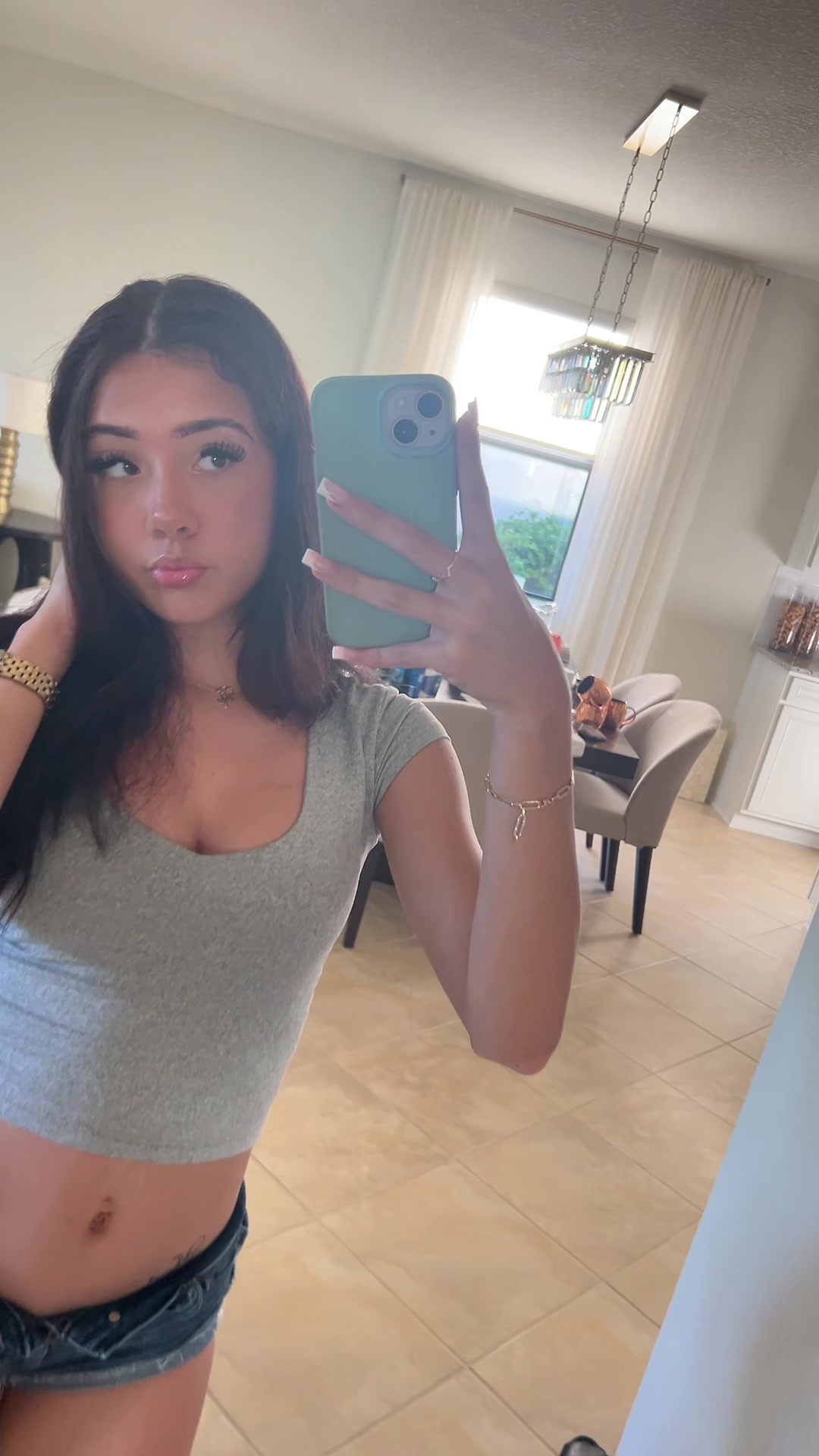 @⃟