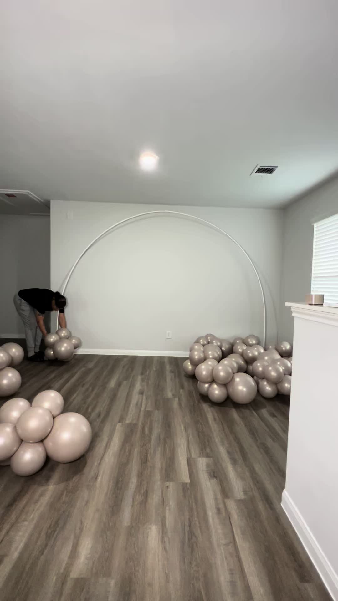 @Mrs street | 7five80 Balloons