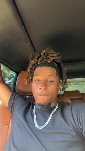 @sofamousjay_