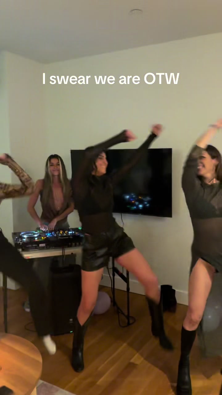 @sarahskolnik